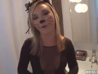 Seksi kitty punca zajebal več in jizzed