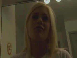 Two blonde babes suck in toilet