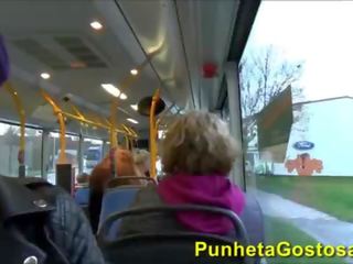 Duas gostosas fazendo boquete dentro правя onibus - punhetagostosa.com