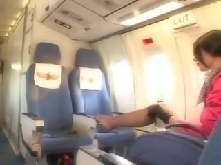 सेक्सी हवा मालकिन हो जाता है ताजा स्पर्म aboard