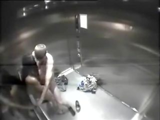 Amateur couple fuck in elevator - PornRough.com