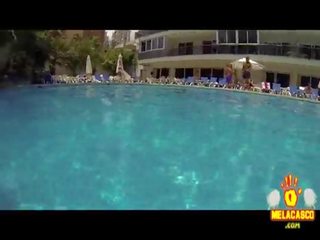 Locuras sexuales en una piscina p&uacute;blica PRIMERA PARTE