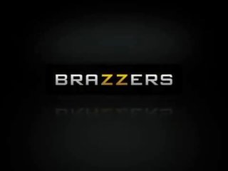 Brazzers - grande tetitas en escuela - (rikki seis, keiran sotavento) - duel intenciones