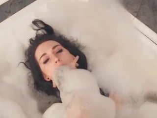 Sexy ragazza gola cazzo in gola profonda vomito vomito vomitare e vomito