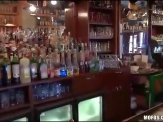 Barman agrees da dobili zajebal v ji bar