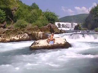 דורה ונטר - waterfall סקס