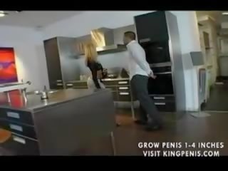 Pirang goes to a house and fuck