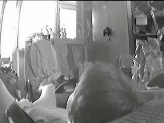 Hidcams rus ýaşlar gyz masturbates on kreslo - nv