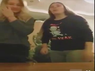 [periscope] ucraino giovanissima ragazze pratica baciare