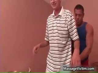 Jeremy lange fiton e tij e mahnitshme trup masazhin 3 nga massagevictim