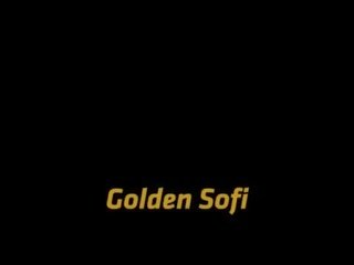 Sofi goldfinger 得到 小便 和 一 粗 他媽的