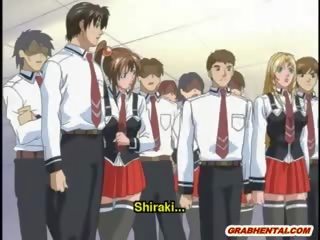 Cô gái tóc vàng hentai nữ sinh với một d chén hơi say cứng