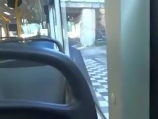 Seks në autobuz